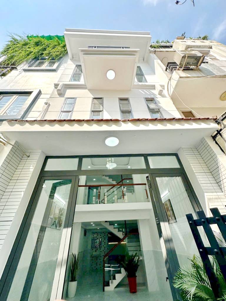 Bán nhà 2 lầu hẻm 90 Âu Dương Lân P. Chánh Hưng Quận 8